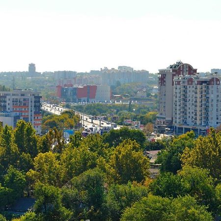 Уютная квартира в самом центре. Кишинёв Экстерьер фото